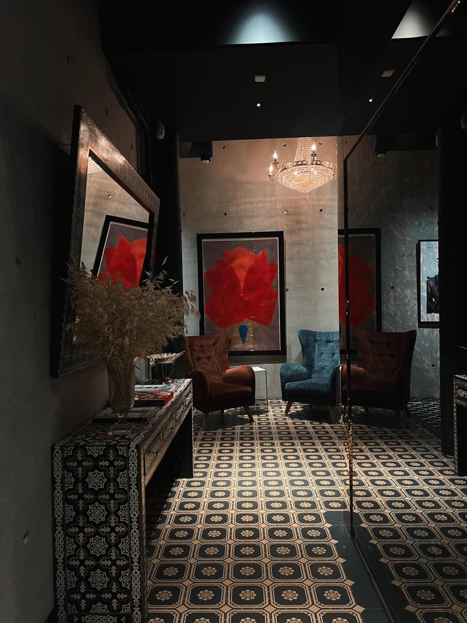 Ola Hotel *